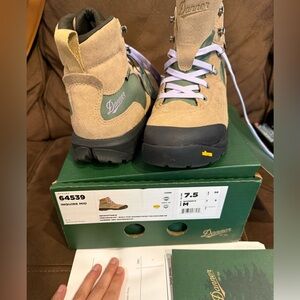 Danner Inquire Mid Boots in Tan and Green